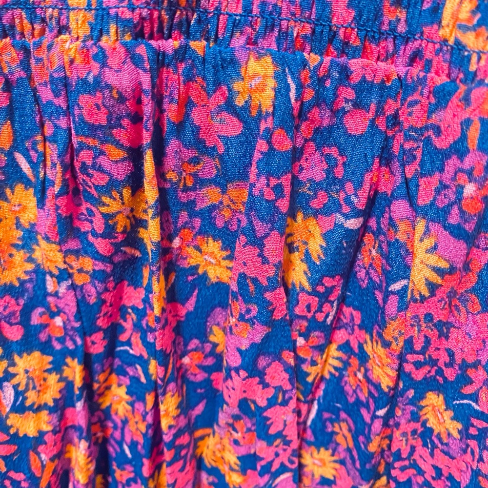 Top Bohemian style gathered floral - Picture 2 of 4